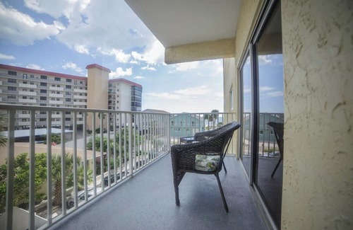 St. Petersburg - Clearwater Condo | NEWLY RENOVATED! Beach Condo with Luxury Amenities