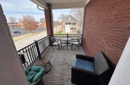 St. Charles Historic District House | 1st Capitol Mansion - Suite 302