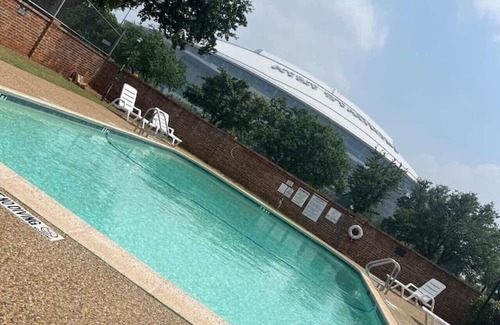 Arlington House | Walk to the Stadiums | 4 Beds | Garage Parking