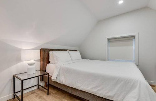 Downtown Ottawa Apartment | Modern Comfort - 1BR Apt w Sleeper Sofa - Downtown