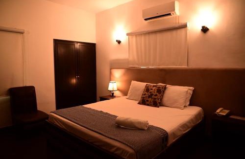 Karachi Hotel | Hotel Heavenly Stays