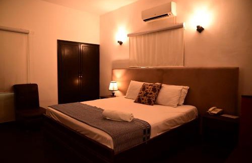 Karachi Hotel | Hotel Heavenly Stays