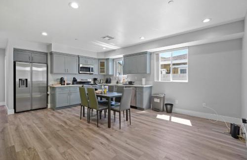 Central Alameda Bed & Breakfast | Private Room in Townhouse