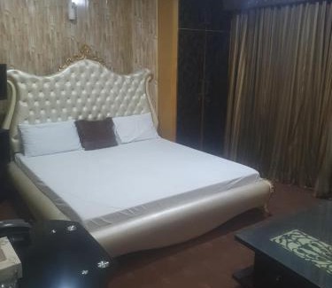 Jhang Sadar House | Town Guest House