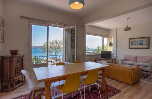 Kabatas Apartment | Waterfront Apartments with a Stunning View