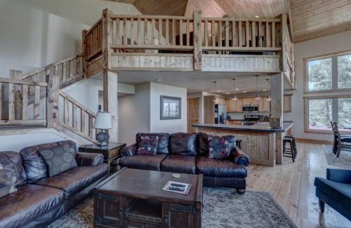 Lead Ski Chalet | Blackmoon 3 BR Chalet at Terry Peak with Outdoor Hot Tub - Sleeps 16 chalet