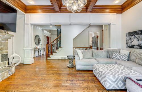 Atlanta House | Luxe Atlanta Home about 12 Mi to Downtown!