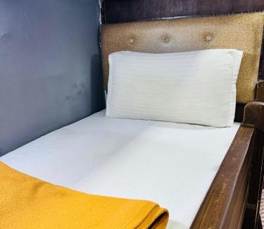 Sakinaka Hotel | Milano Cabin Stay & Dormitory