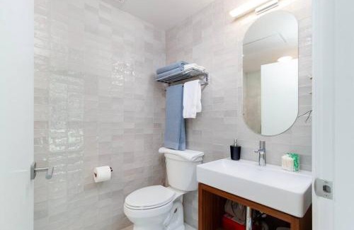 Randle House | Waterfront Cabin at White Pass