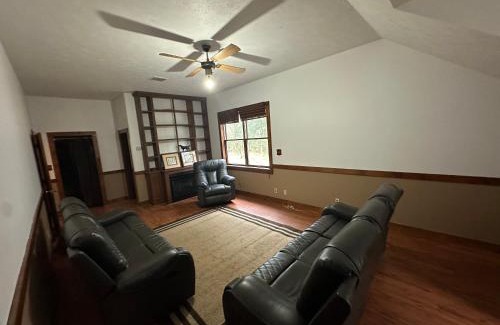 Summit Villa | Caston Farms