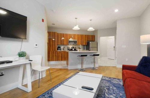 Highlands - Perkins Apartment | Highly Desired Travel CondoComfy King Bed