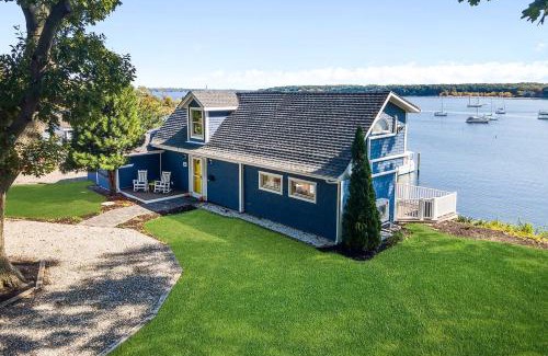 East Greenwich House | East Greenwich Waterfront Gem Renovated with Kayaks