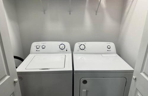 Somerset Apartment | Fresh and modern, 2022 build.