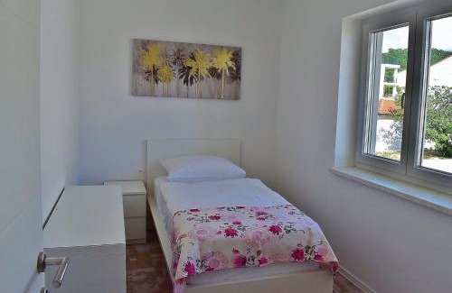 Banjol House | Villa Behar