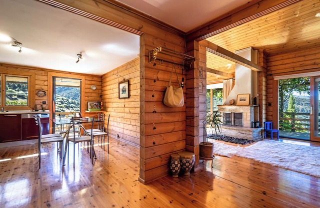 LUXURY CHALET VILLA ON MOUNTAIN TOP WITH AMAZING VIEWS - KALAVRYTA