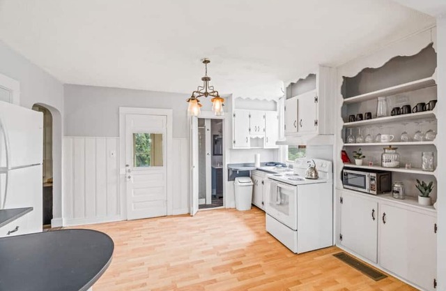 Yellow Shutter Farmhouse Oasis