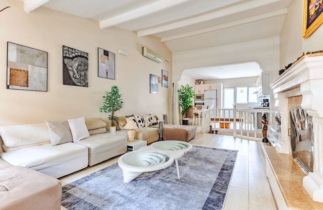 Duplex Flat w Fireplace 7 min to City's Nisantasi