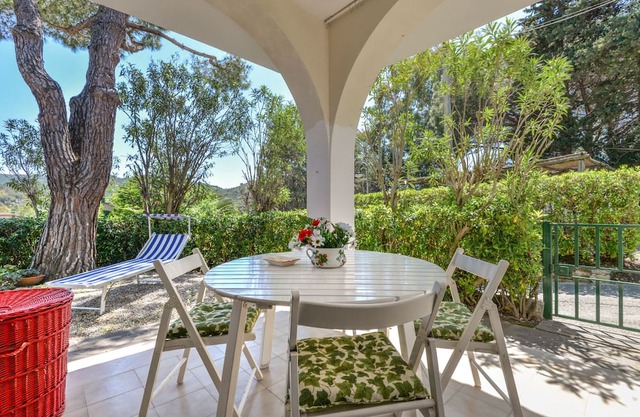 Holiday Apartment "Villetta Marmi" with Private Garden
