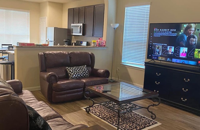 Welcome home to a Lush welcoming space for you. Safe, Proximity to katy mills