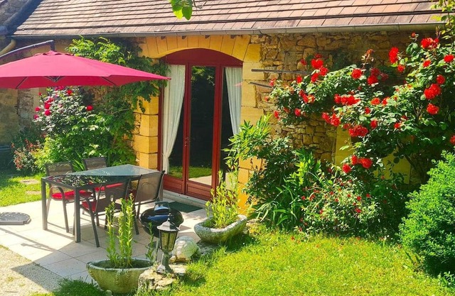 Gite Saint-Julien-de-Lampon, 2 bedrooms, 4 persons