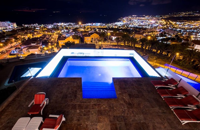 Stunning Modern Villa, heated Infinity Pool, Lift, GYM, Sauna, Jacuzzi & air con