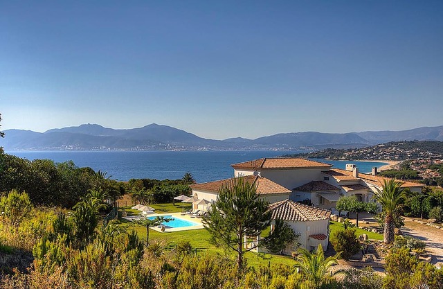 Casa di Andria. Large luxury house in a preserved setting