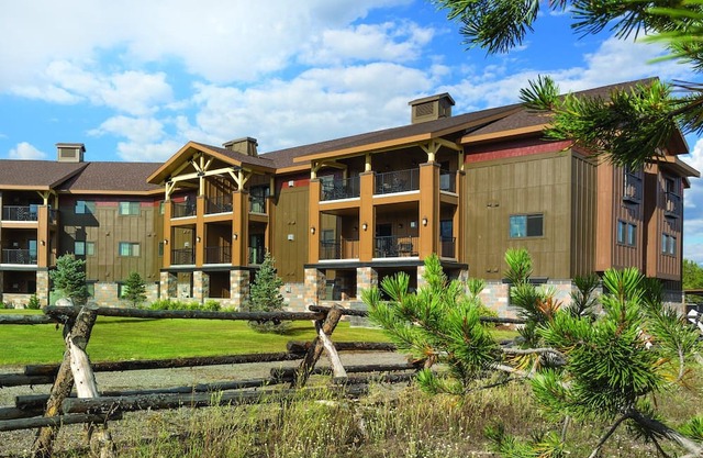 Worldmark West Yellowstone 1minute to Gate! queen or 2twins 2ndBR BEST IN TOWN!