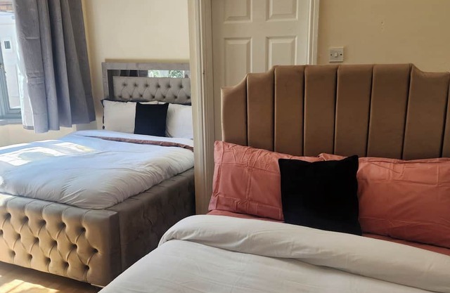 Tettenhall Road Retreat - Modern Apartment