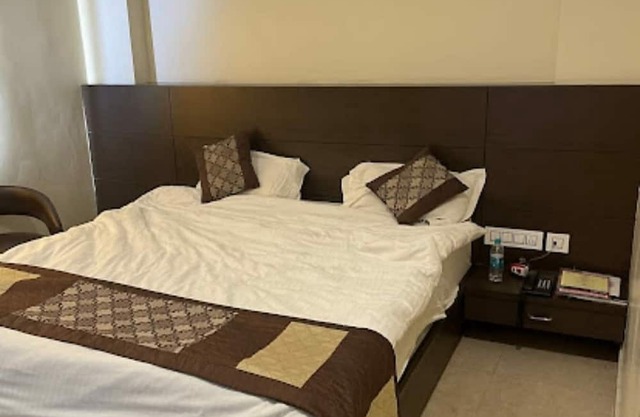 Hotel Sapphire Inn Siwan With AC Room