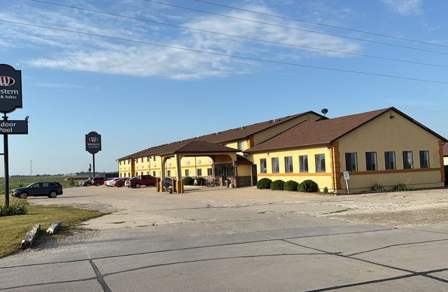 Western Inn & Suites