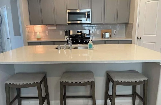 Huge family friendly 2 story house with 4 large bedrooms in Atascocita!
