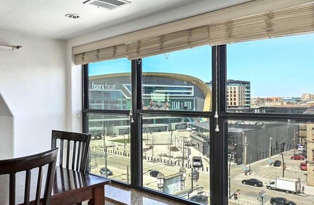 Penthouse Historic Old World 3rd St (Fiserv Forum)