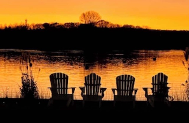 2 bedroom Water Front Cottage.