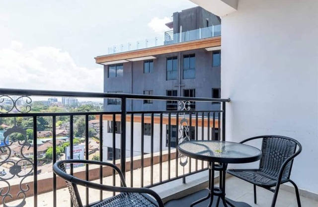 This apartment is a 2 bedroom(s), 2 bathrooms, located in Nairobi, Nairobi County.