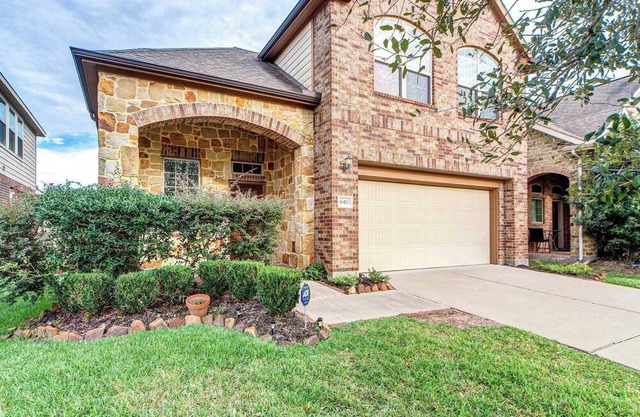 Estate on Tea Tree Dr E#41267