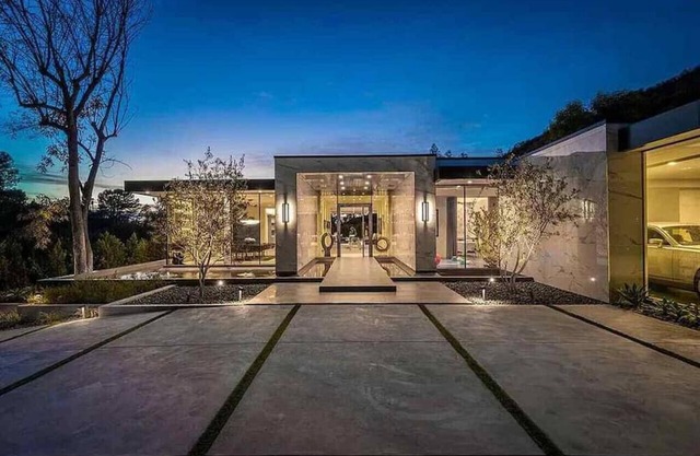 Luxurious Beverly Hills Mansion,Pool,Sauna,Theater