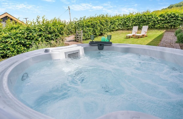 The Cart Shed - Three Bedroom House, Sleeps 5