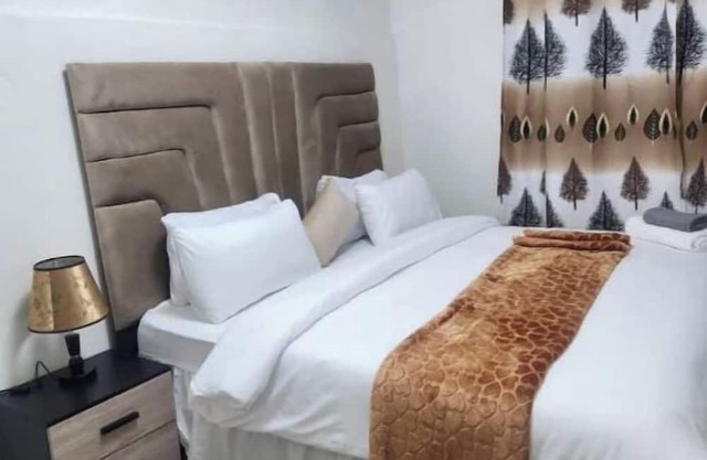 Ogans Stylish 1 BedRoom Apartment - Self-Cateringnn