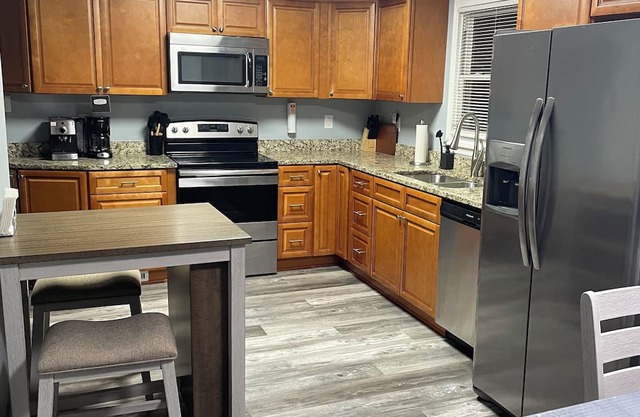 Cozy 3-bedroom house in tranquil Newport News with AC, WiFi