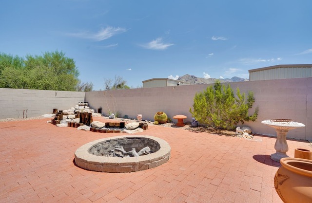 Tucson Cottage w/Courtyard & Grill - Near Hiking!