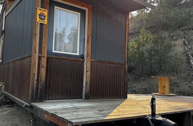Campsite at the Causeway, centrally located to Lake Helena, Missouri River.