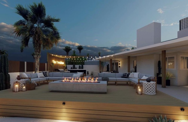 RH RESORT 7-bed/6bth, sleeps 28, pool & spa, pickleball court, near marina