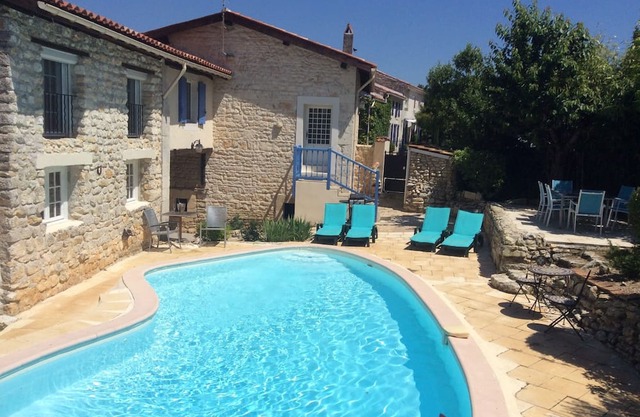 NEW TO VRBO 3 bed Charentaise villa, heated pool, private garden, games room