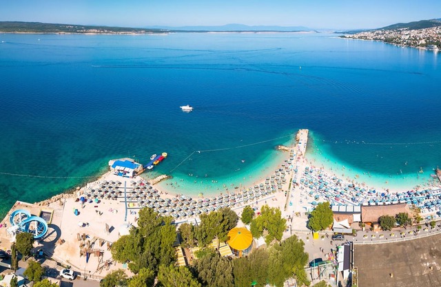 Lovely Holiday Home By The Sea