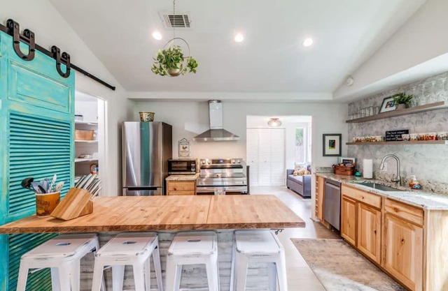 Charming and peaceful 3-bedroom home in delightful Conroe
