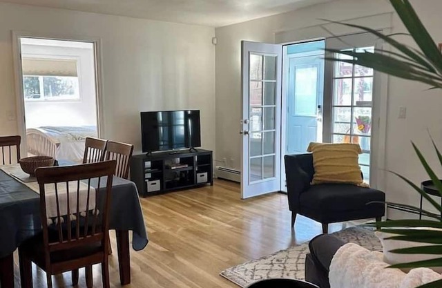 Popular 3 BR near Universities, Hospital, & Trails