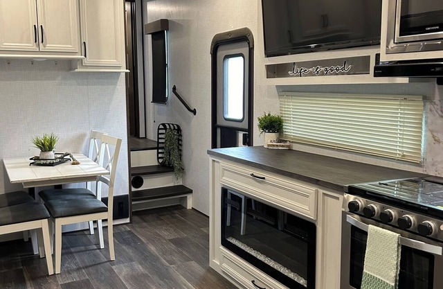 RV camping with walking distance to Possum Kingdom Lake!