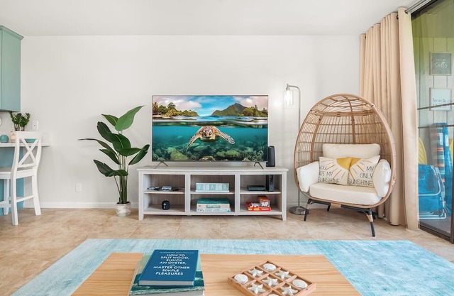 Kuilima Estates West Condo in Turtle BaynSleeps 4: King Bed & Queen Sofa Sleeper