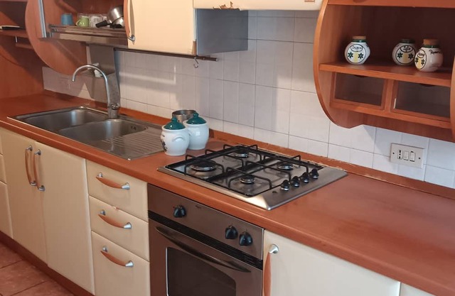 Room Parco San Paolo Fuorigrotta near Mosta d'Oltremare and Stadio Maradona