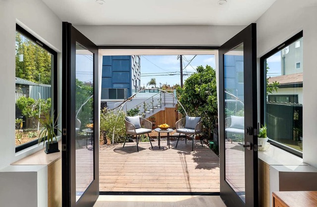 NEW! Brooks Beach House: Your Venice Escape